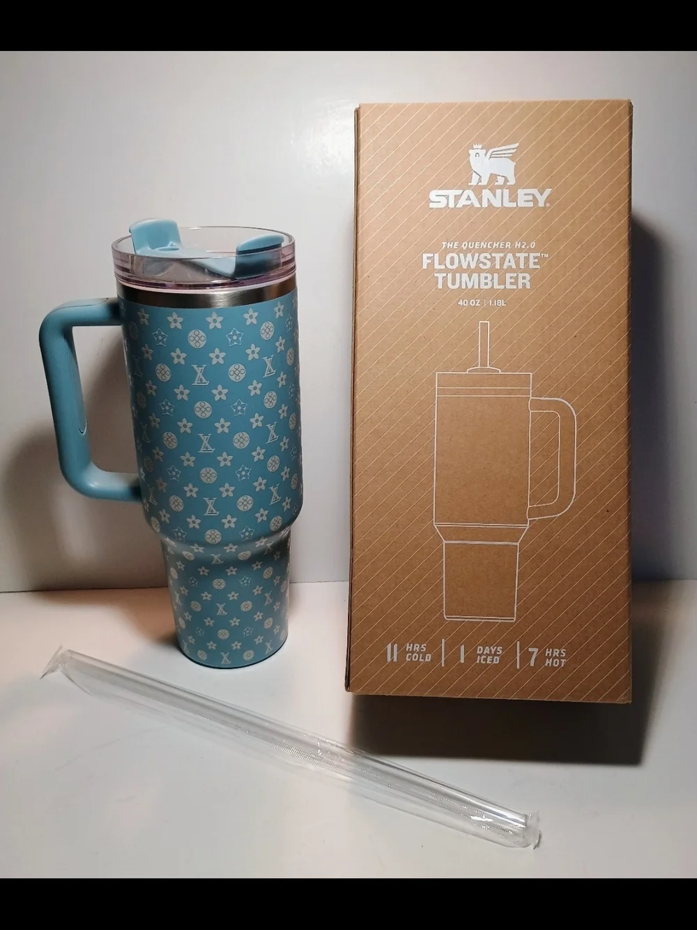 Stanley Light Blue Bunny Print FlowState 40oz Tumbler with Handle - Picture 2 of 2